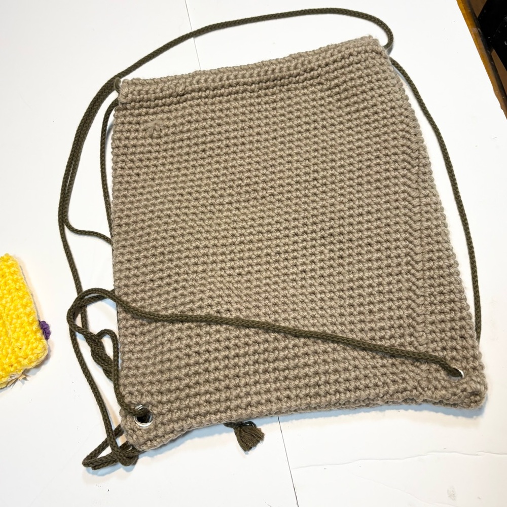 Handmade Crochet Tan backpack flowers - Picture 7 of 9